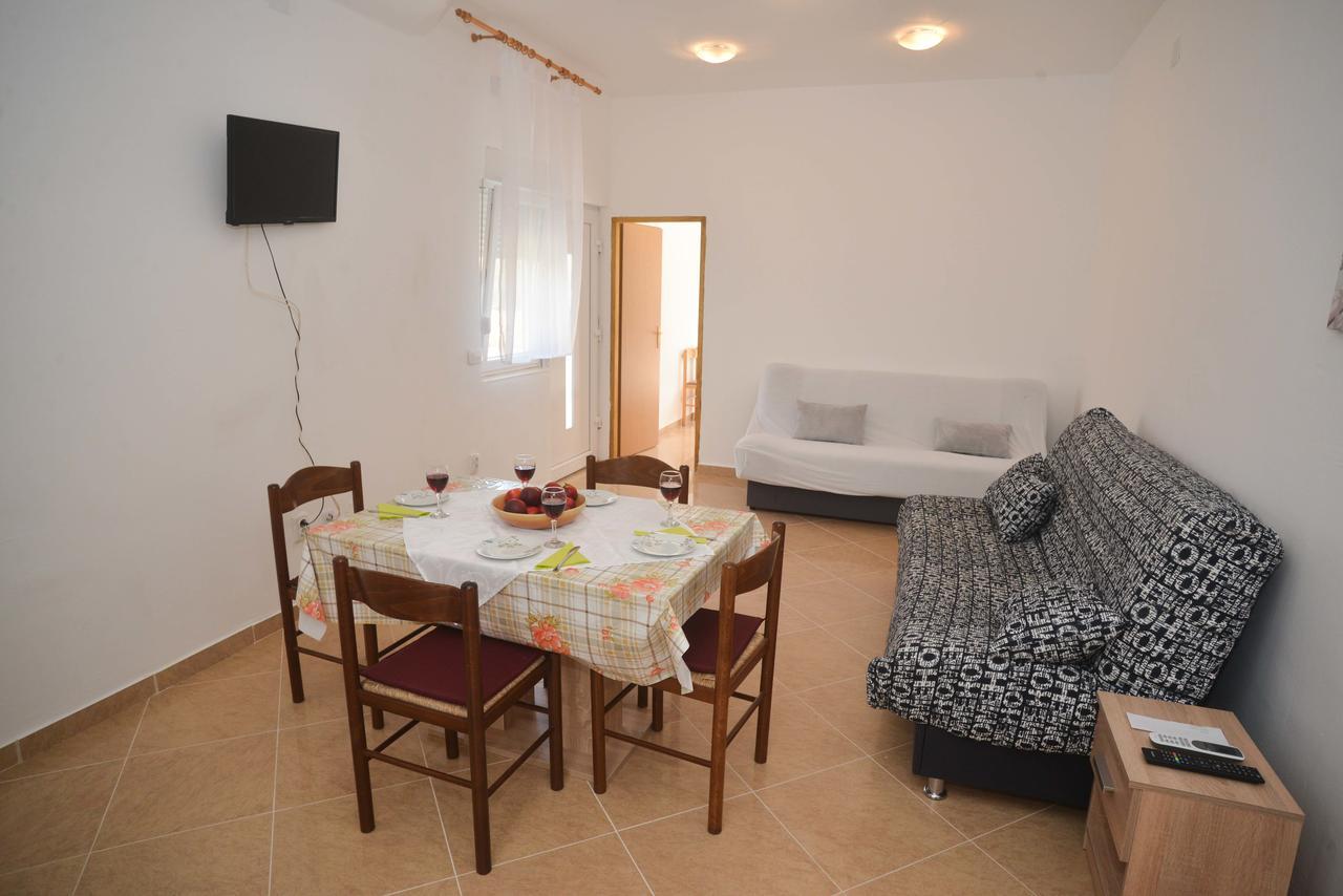 Apartments Lavanda Turanj Exterior photo
