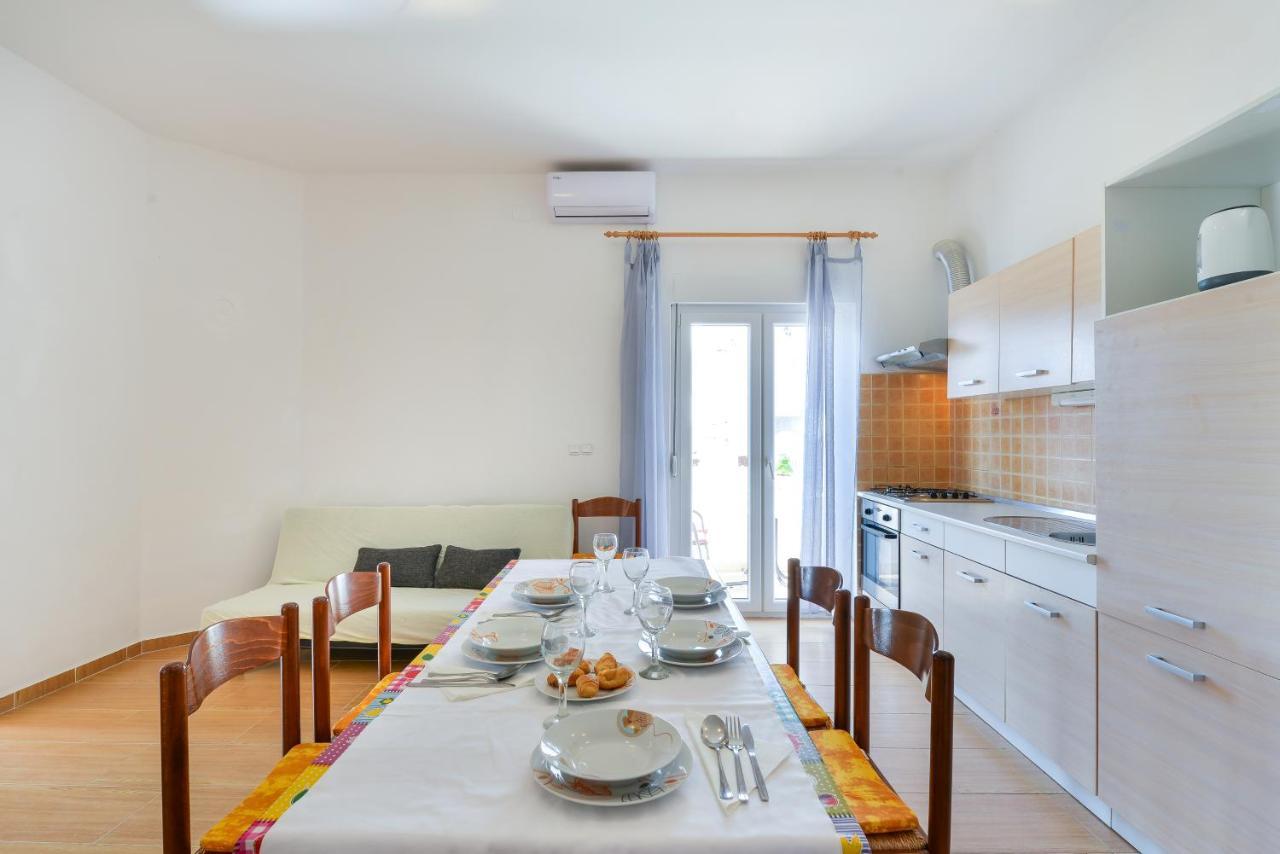 Apartments Lavanda Turanj Exterior photo