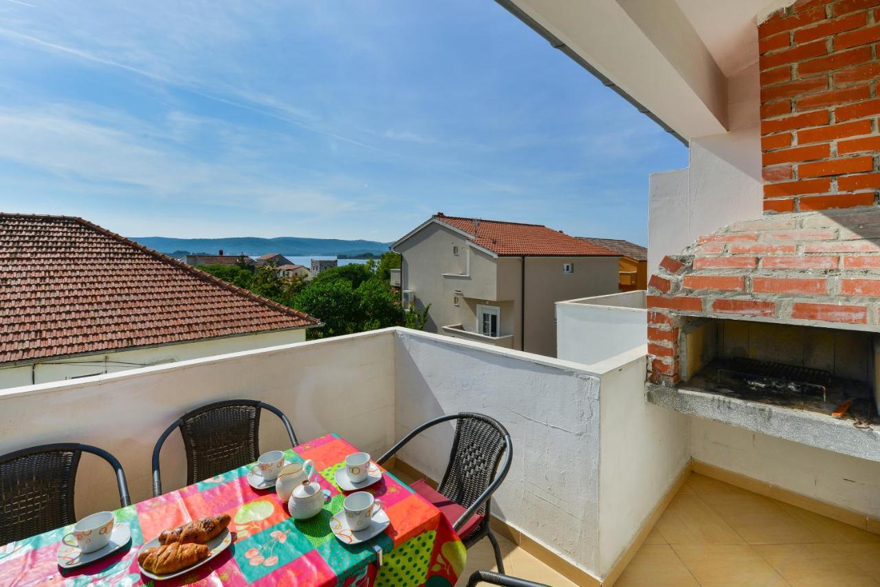 Apartments Lavanda Turanj Exterior photo