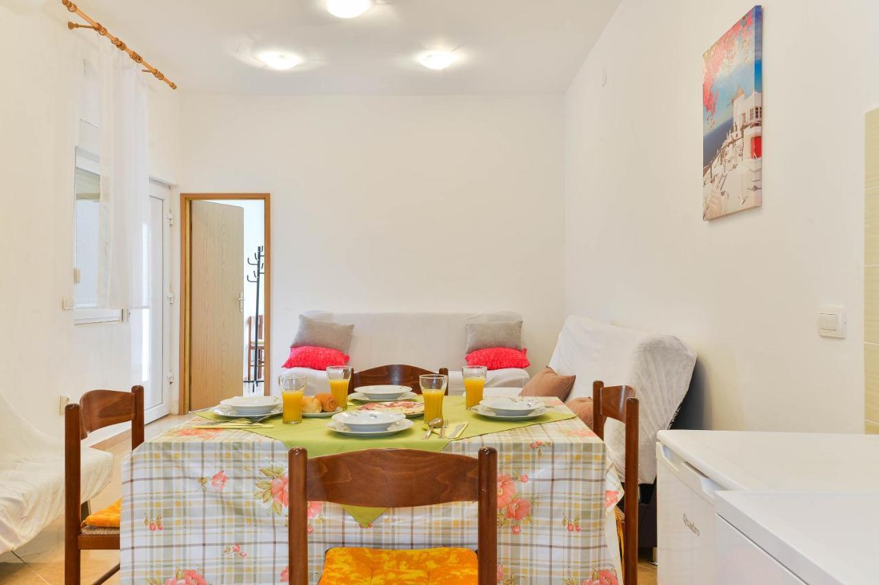 Apartments Lavanda Turanj Exterior photo