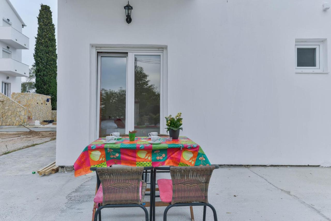 Apartments Lavanda Turanj Exterior photo