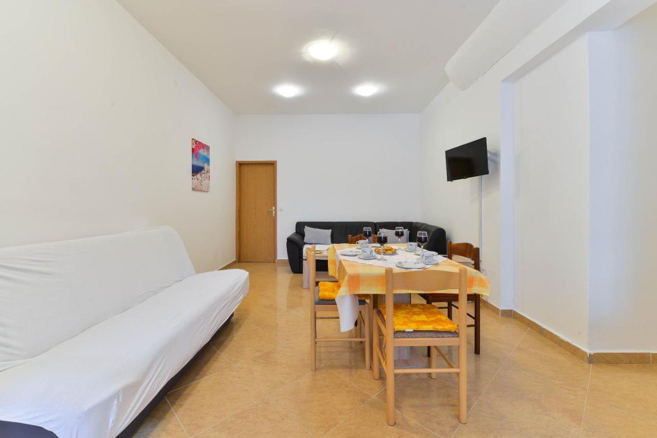 Apartments Lavanda Turanj Exterior photo